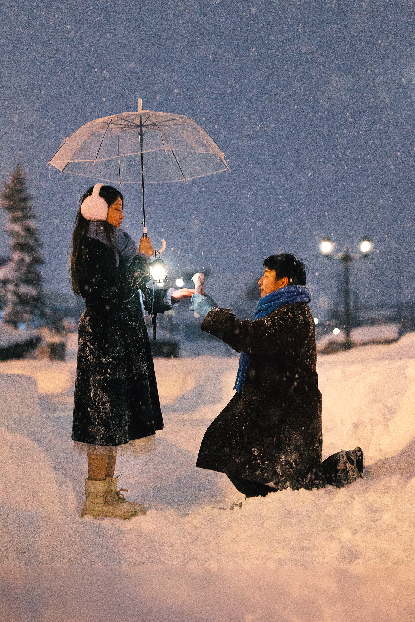 小樽雪夜求婚前的两人互动