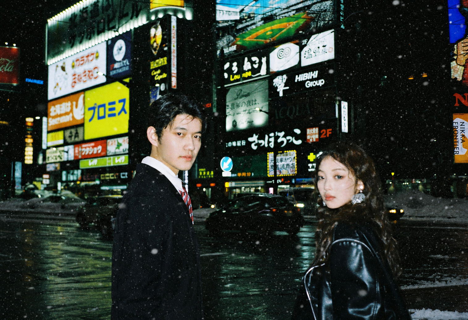 札幌雪夜街头情侣写真