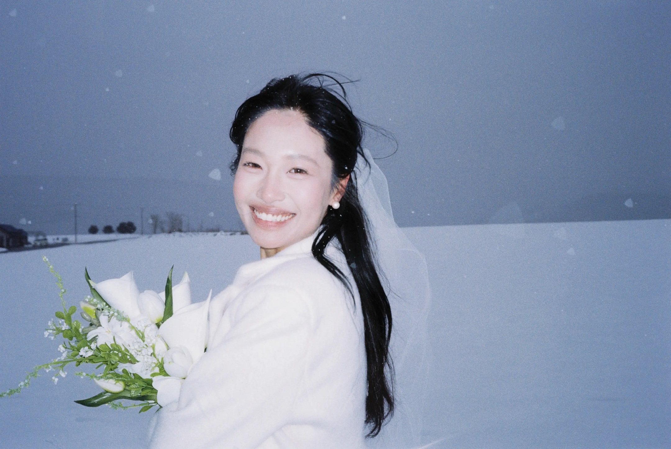 北海道雪景新娘手捧花肖像